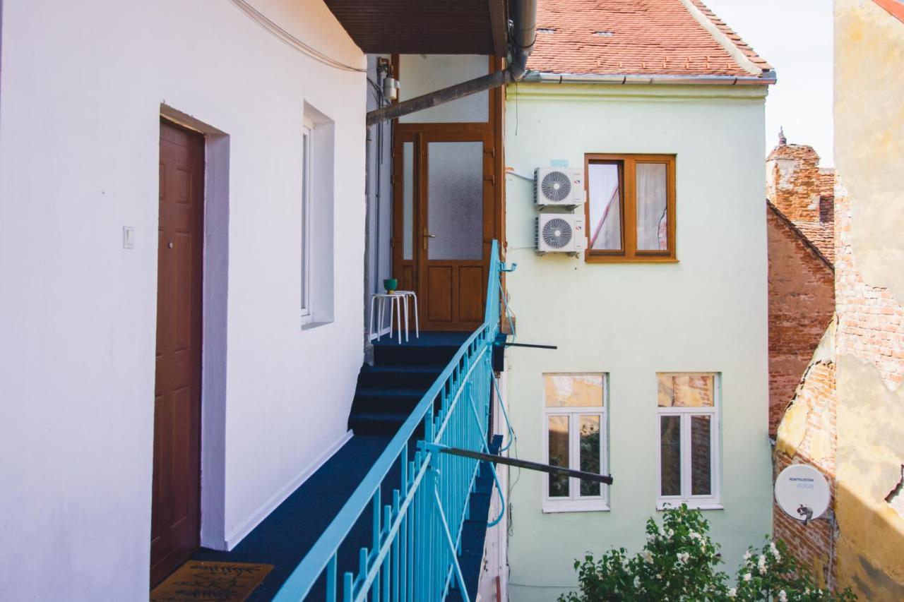 Rabbit Hole Superior Extension Sibiu Exterior photo